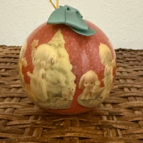 Vintage Enesco Precious Moments 1994 Round Christmas Ornament With Box - Picture 3 of 10